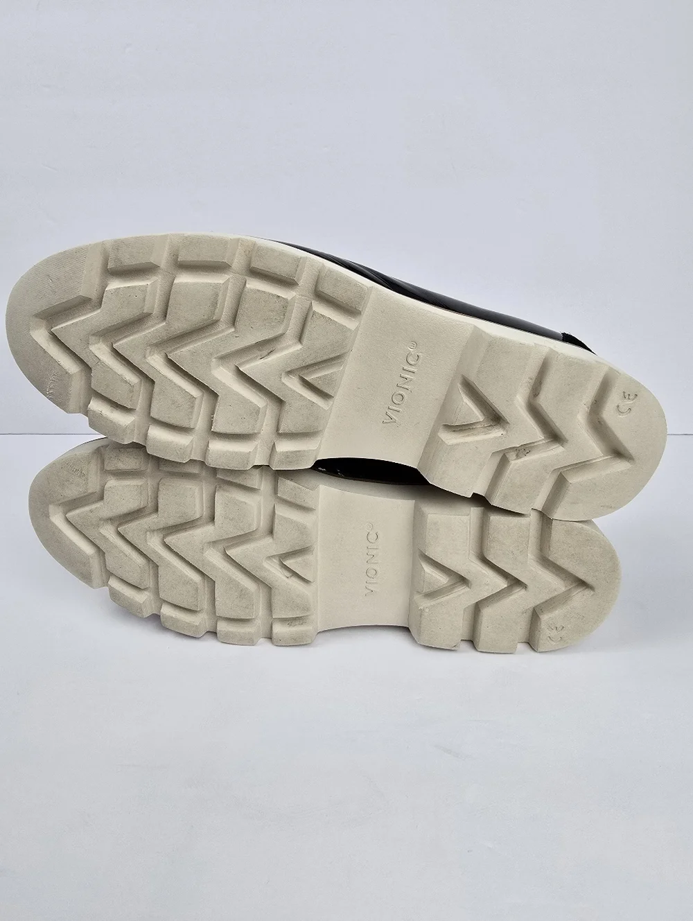 Vionic black patent